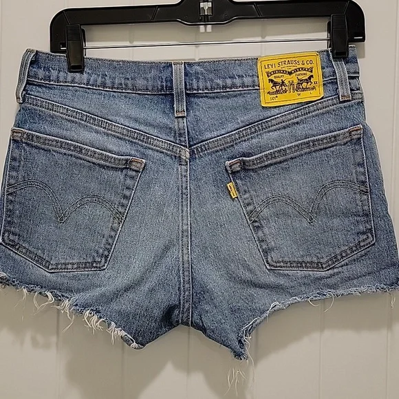 Snoopy Levis 501 Yellow Tag Button Fly Shorts Size 26 - Picture 10 of 13